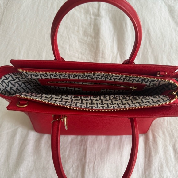 Moncrief London Red Top Handle Bag – Brand New - Picture 5 of 7